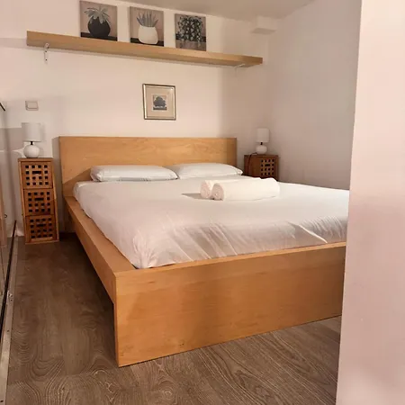 Ferienhaus Tranquil With Mezzanine In Carre Dor