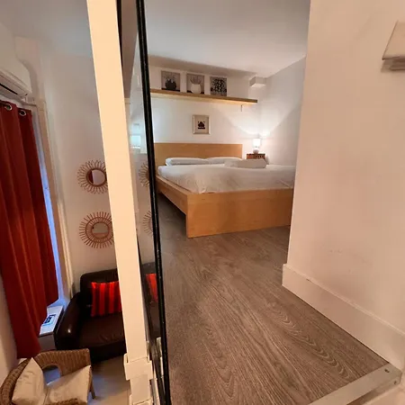 Ferienhaus Tranquil With Mezzanine In Carre Dor Nizza