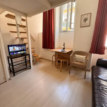 Tranquil With Mezzanine In Carre Dor Nizza