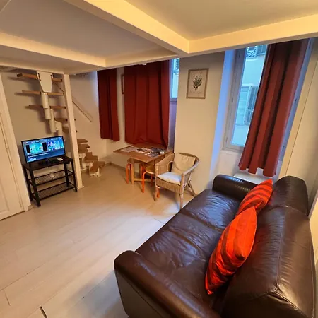 Nyaraló Tranquil With Mezzanine In Carre Dor Nizza